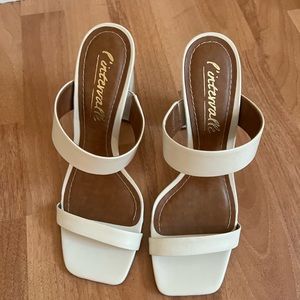 L’Intervalle - Cream Block Heel